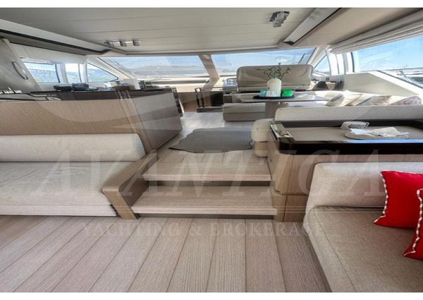 Azimut 66 image