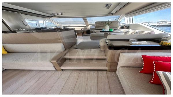 Azimut 66 image