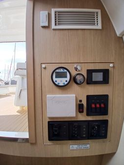 Aquila 32 Sport image