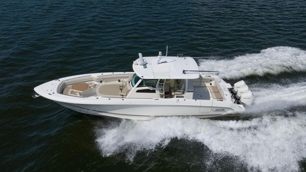Boston Whaler 380 Outrage