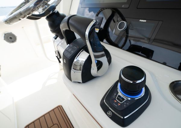 Boston Whaler 380 Outrage image