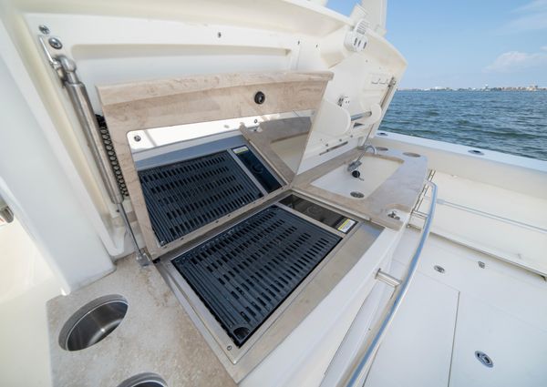 Boston Whaler 380 Outrage image