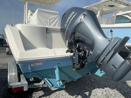 Cobia 220-CENTER-CONSOLE image