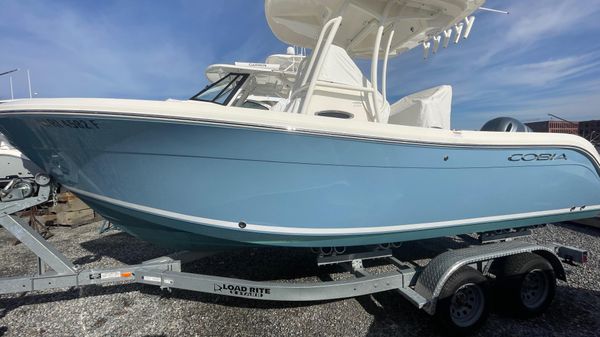 Cobia 220 Center Console 