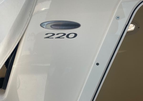 Cobia 220-CENTER-CONSOLE image