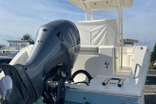 Cobia 220-CENTER-CONSOLE image