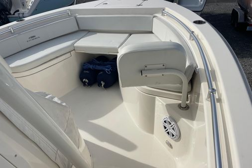 Cobia 220-CENTER-CONSOLE image