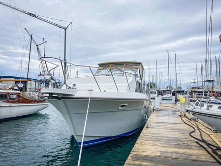 Chris-Craft 381 Catalina image