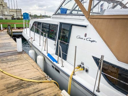 Chris-Craft 381 Catalina image