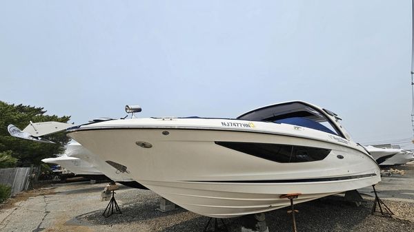Sea Ray 350 SLX 