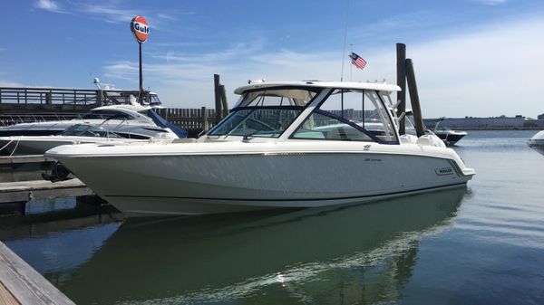 Boston Whaler 320 Vantage