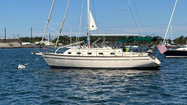 Island Packet 370