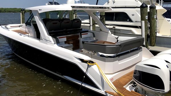 Tiara Sport 38 LS