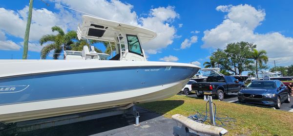 Boston Whaler 320 Outrage image