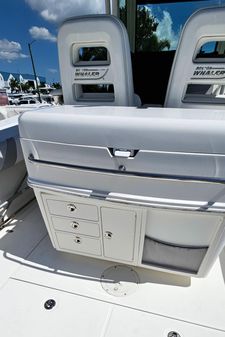 Boston Whaler 320 Outrage image