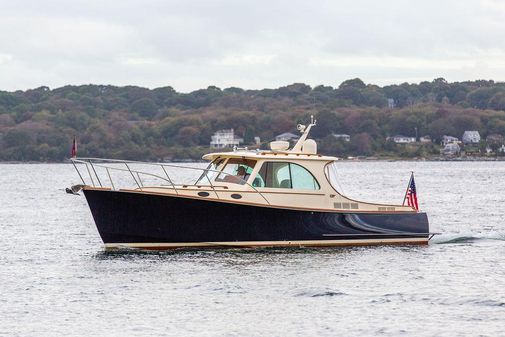 Hinckley Picnic Boat 37 MKIII image