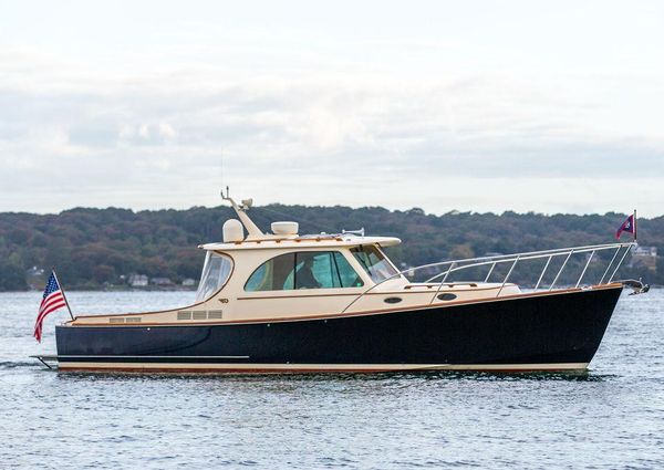 Hinckley Picnic Boat 37 MKIII image