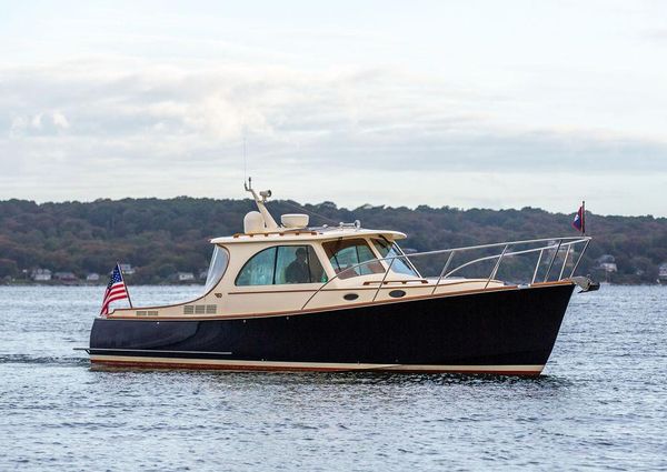 Hinckley Picnic Boat 37 MKIII image