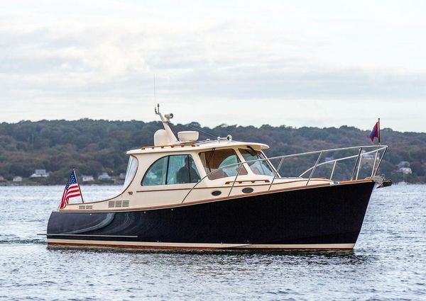 Hinckley Picnic Boat 37 MKIII image