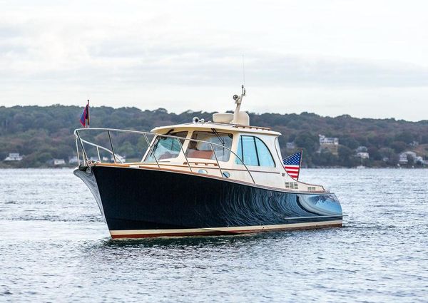 Hinckley Picnic Boat 37 MKIII image