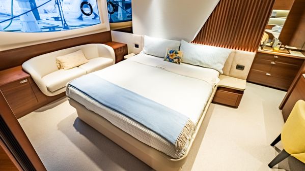 Princess Y72 Motor Yacht image