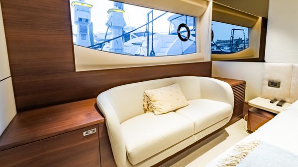 Princess Y72 Motor Yacht image