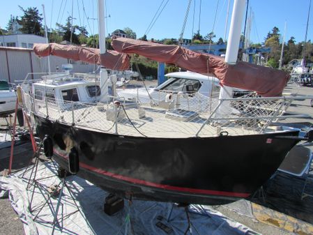 Custom 32 Junk Rigged Schooner image