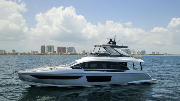 Azimut Fly 68 