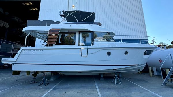 Beneteau Swift Trawler 41 Fly 