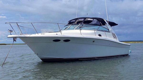 Sea Ray 330 Express Cruiser