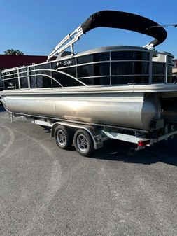 Bennington 23 S STERN RADIUS image