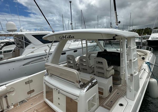 Boston Whaler 420 Outrage image