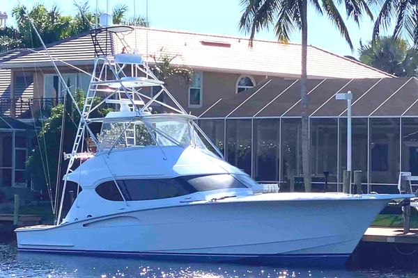 Hatteras 54 Convertible - main image