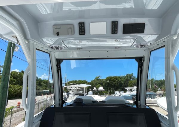 Everglades 315-CENTER-CONSOLE image