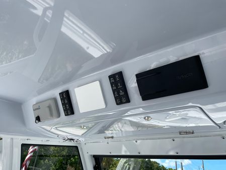 Everglades 315-CENTER-CONSOLE image