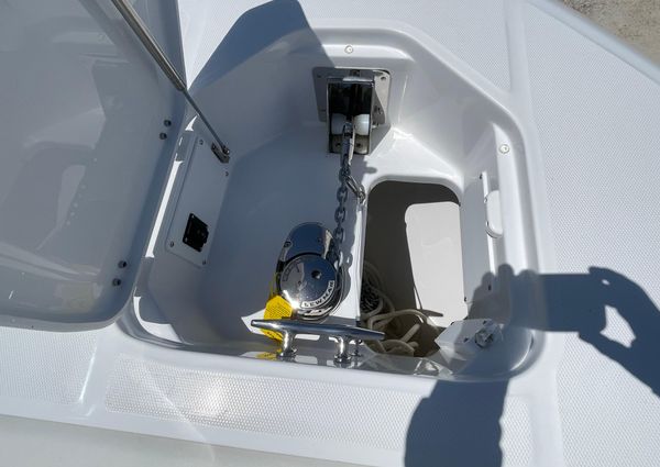 Everglades 315-CENTER-CONSOLE image