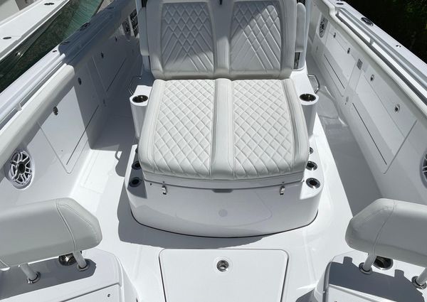 Everglades 315-CENTER-CONSOLE image