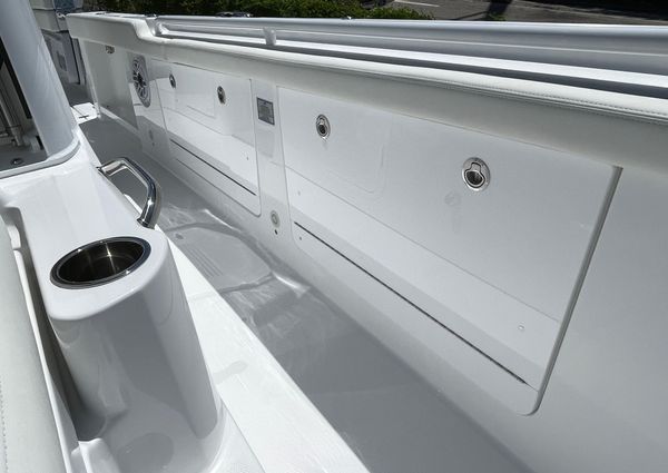 Everglades 315-CENTER-CONSOLE image