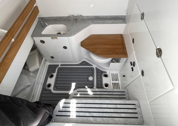 Everglades 315-CENTER-CONSOLE image