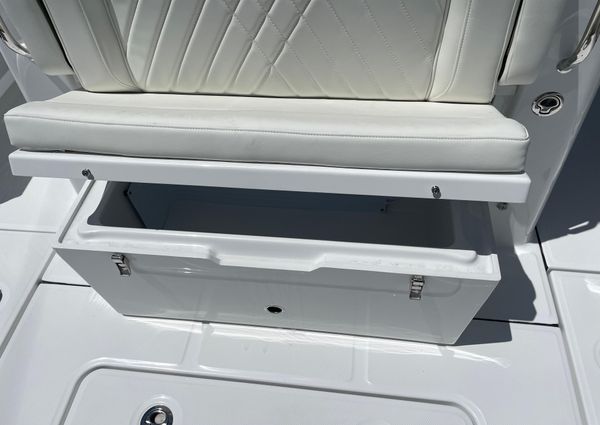 Everglades 315-CENTER-CONSOLE image