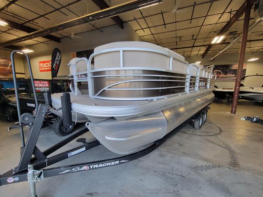 Sun Tracker SportFish 22 XP3 - main image