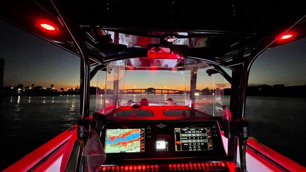 Fountain 38 Center Console
