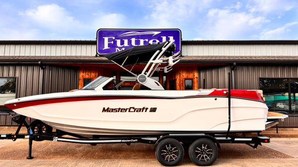 MasterCraft XT24 