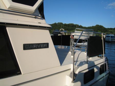 Carver 3207-AFT-CABIN image