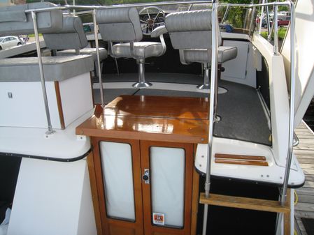 Carver 3207 Aft Cabin image