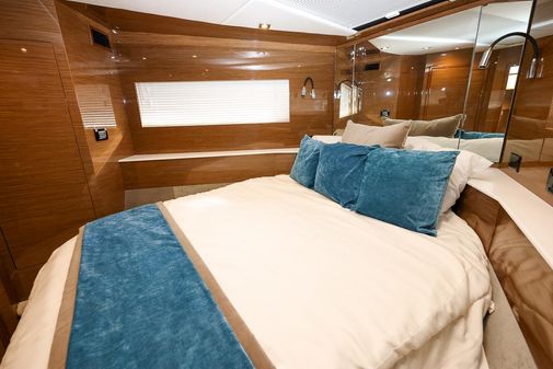 Cruisers Yachts 54 Cantius image
