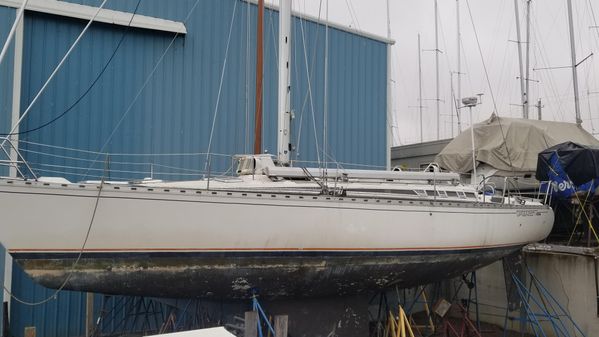Beneteau First 465 image