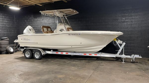Pioneer 222 Sportfish