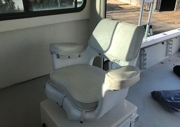 May-craft 2550-PILOTHOUSE-CABIN image