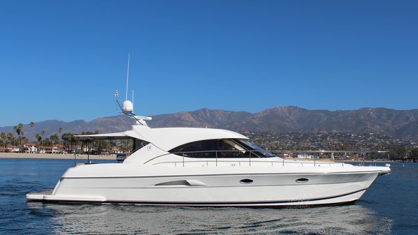 Riviera 4700 Sport Yacht 